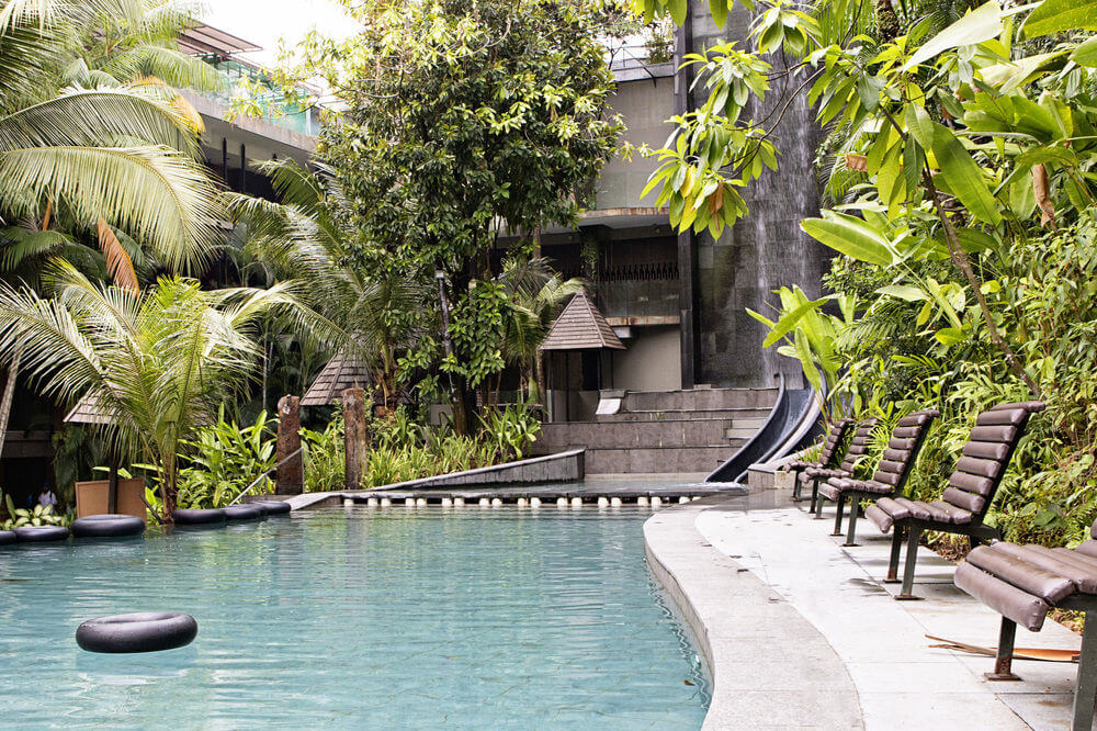 Siloso Beach Resorts in Sentosa: Beach Hotel Singapore