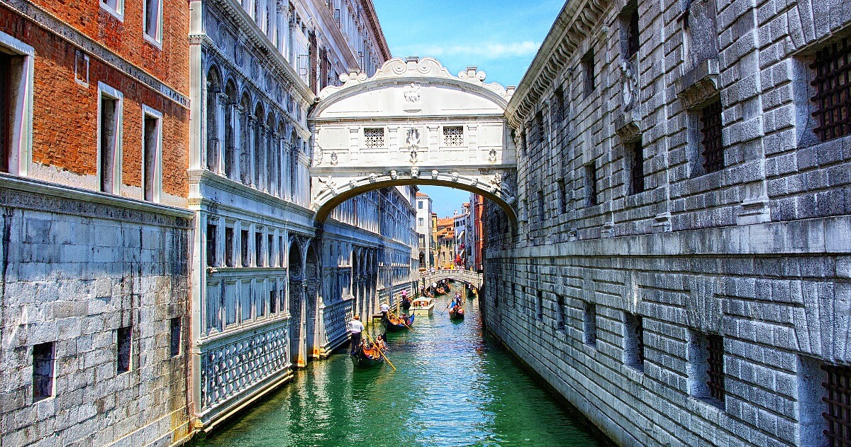 Bridge of Sighs: places to visit in Venice