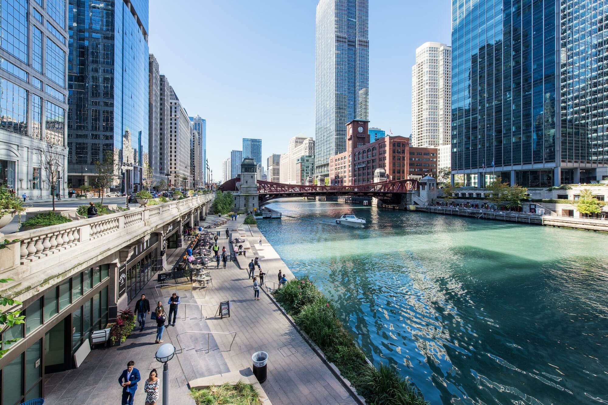 Riverwalk - Chicago holidays 2021