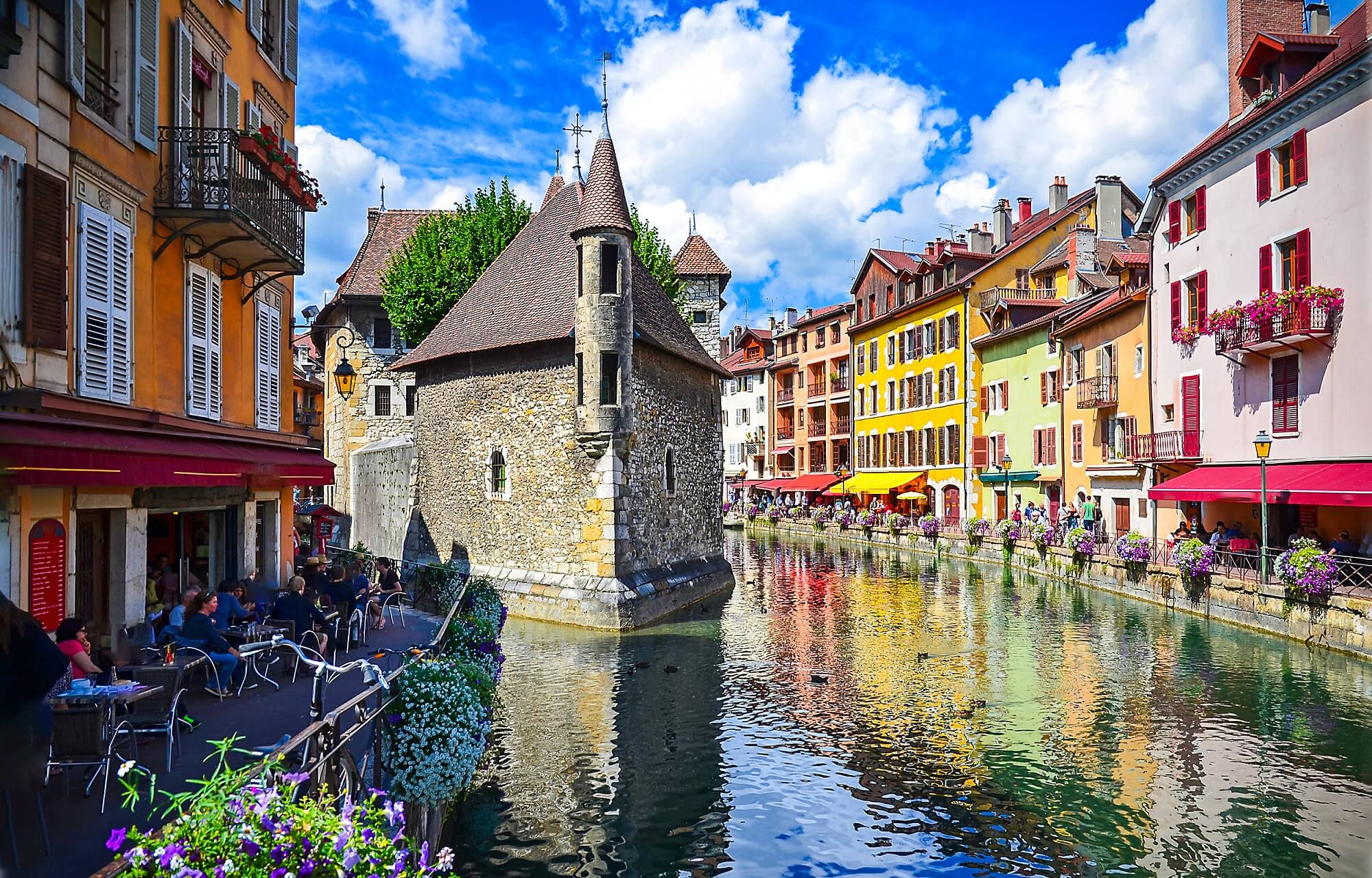 small towns in France: Annecy