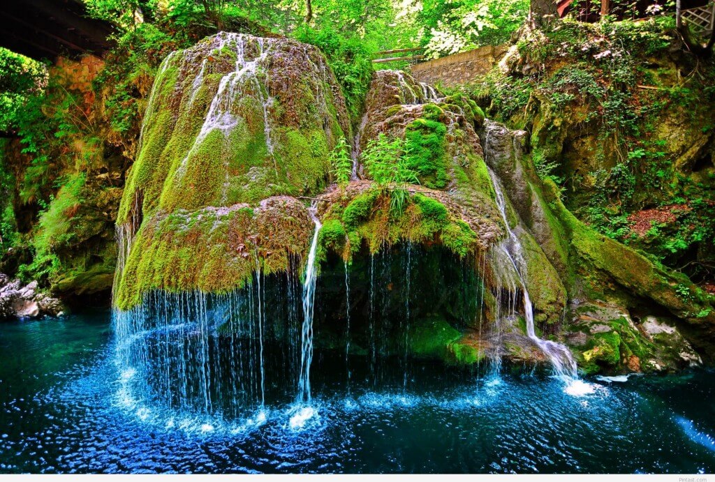 Best Waterfalls in the World: bigar cascade falls