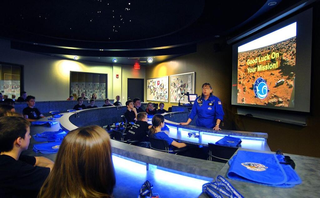 Things to do in Tallahassee FL : Challenger Learning Center