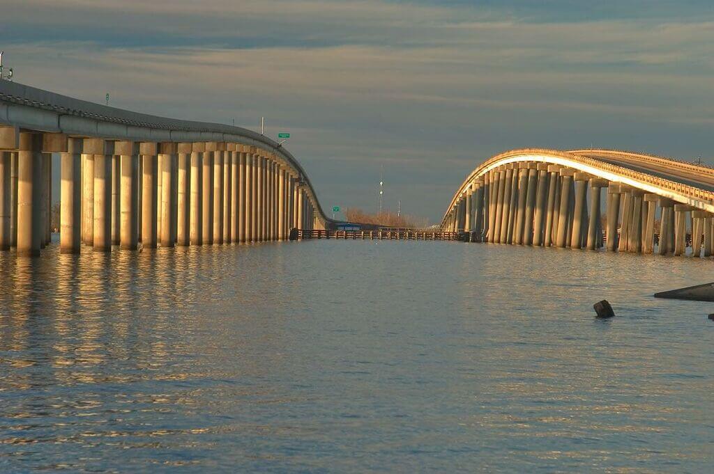 Manchac Swamp Bridge: largest bridge in the world