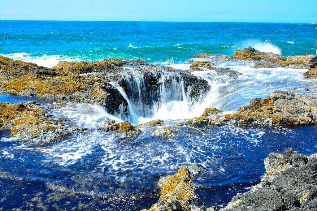 Thor's Well: places to visit in oregon