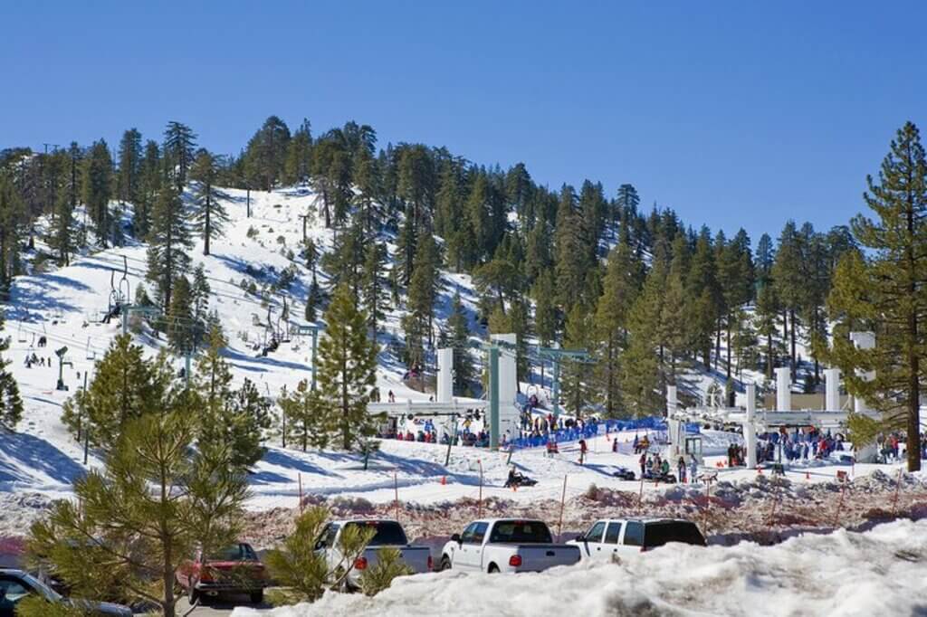 Snowboard at Big Bear Mountain Resort: things to do in big bear